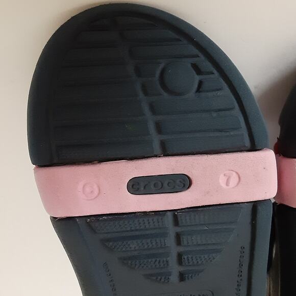 Crocs Keeley Charm Sandals Girls 7 Navy Blue Pink Hook & Loop Strap Water Shoes - Picture 8 of 8